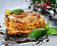 “Une recette qui n’est pas chère” : Philippe Etchebest propose sa méthode pour de succulentes lasagnes de boeuf