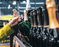 Ce sportif français que tout le monde connait a décidé de lancer sa cuvée de champagne en grande distribution !