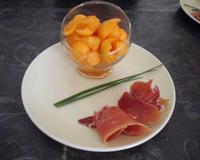 Une verrine au mélon toute simple et son jambon de pays...