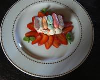 fraise du lot et garonne label rouge accompagner de meringue et d une creme légere a la confiture au lait