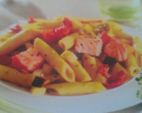 Penne aux courgettes/saumon et légumes du soleil