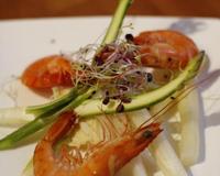 Une petite entrée très rafraichissante et délicieusement parfumée grâce au vinaigre au jus de mandarine