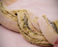 Pain tressé au pesto