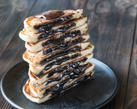 Pancakes fourrés au chocolat noir