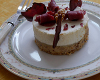Bavarois noix, gelée de poire, mousse de roquefort, magret en 2 textures