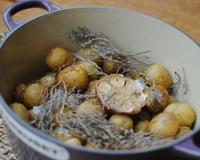 Une recette toute simple pour mettre en valeur les petites pommes de terre primeur de Noirmoutier.
Crédits photos © Leozmedia / David Martin / CNIPT