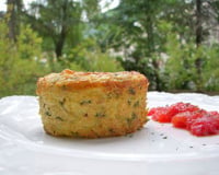 Flan de polenta à la ricotta, courgettes & chèvre