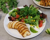 Salade au poulet, pomelo et maïs