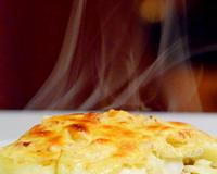 Voici un gratin vraiment trop facile à réaliser et qui fait l'unanimité! Le céleri rave s'associe parfaitement avec la pomme de terre.