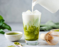 Tuto : voici la technique à suivre pour obtenir un matcha latte bien mousseux comme au coffee-shop