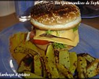Des hamburgers et potatoes maison, c'est tellement meilleur qu'au fast food ! Cette recette remporte la 7ème place du concours Goûts d'ado.