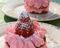 Millefeuille aux fraises et sa chantilly rose