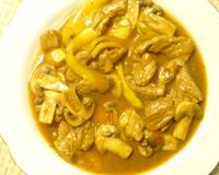 Boeuf sauté aux mangues et aux poivrons