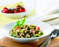 Tagliatelles au thon et tomates cerise avec Kikkoman Sauce Soja