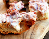 Crostini à la saucisse et au stracchino - David Rocco, La Dolce Vita - Le Festin