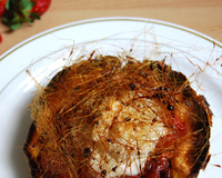 Crêpe soufflée aux fraises poêlées, noix de pécan et crème glacée au roquefort Papillon