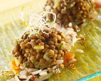 Bouchées de lentilles, riz rouge et blanc aux herbes parfumées