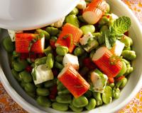 Cette salade est fraîche et pleine de saveurs.