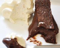 On se fait plaisir avec ce délicieux fondant-coulant au mascarpone. Pas de beurre dans ce gâteau, ce qui le rend tout de même plus léger puisque le mascarpone est bien…