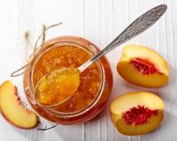 Comment faire une bonne confiture de pêches ? Avec notre recette, vous allez pouvoir vous régaler toute l’année avec ce fruit