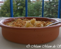 Duo de pommes flambées au cognac et de mélasse de chataigne sous un crumble d'amandes