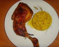 Cuisse de poulet et riz avec sauce