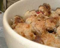 "Une recette de saison qui associe rhubarbe et cerise."