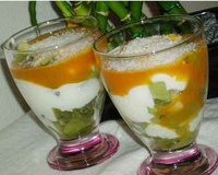 Verrines kiwis-mascarpone et coulis de mangue