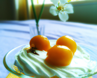 Mirabelles à la chantilly de chèvre
