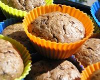 Muffins moelleux et pleins de saveurs à déguster chaud ou froid, au café ou au petit déjeuner.
