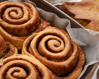 Comment faire des cinnamon roll d'automne avec de la purée de courge ?