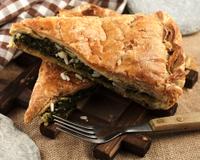 Une tourte aux épinards et lardons, pour une entrée de Pâques.