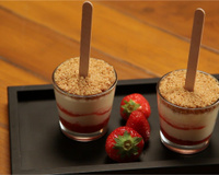 Cheesecake à la fraise façon esquimau glacé