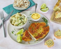 Escalopes de poulet panées et écrasé de chou-fleur