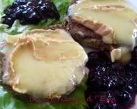 Pain d'épices perdu à l'Epoisses et compotée de cassis