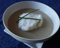 Crème de champignons façon îles flottantes