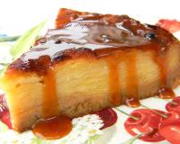 Gâteau invisible aux pommes et crème caramel au beurre salé