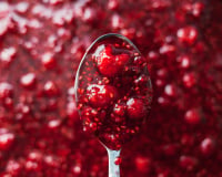 Trop chaud pour faire des confitures ? La méthode bluffante au micro-ondes pour tartiner vos framboises ce matin