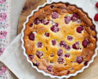 Mes invités réclament tous la recette de ce clafoutis aux framboises ultra simple