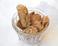 Biscuits croustillants aux amandes effilées. On peut les servir en accompagnement d'une glace.