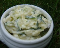 Rémoulade de courgettes au fromage de chèvre frais et aux fines herbes