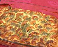 Pour changer du traditionnel clafoutis, essayez cette version aux abricots ! Une recette très simple et rapide pour un dessert gourmand et fruité !