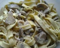 Tagliatelles maison à la crème et champignons