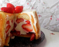 Charlotte aux fraises gariguettes et fromage blanc