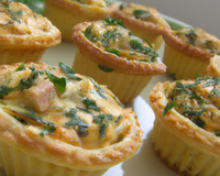 Mini-quiches sans pâte au thon et fines herbes