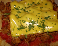 A mi chemin entre la bruschetta et le croque monsieur, la tartine indienne de Tika met l'agneau au centre d'un plat original, simple et dépaysant.