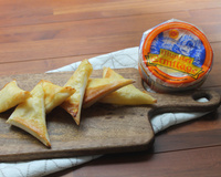 Chaussons au Munster, poires et feuilles de brick façon briouates