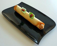 Cigarette russe à la mousse de thon et au sorbet poivron