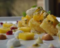 Biscuit léger, crème, meringues et zestes ... le citron dans tous ces états, adouci et rafraîchi par des fruits et de la glace vanille