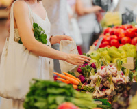 Alimentation anti-inflammatoires : les légumes et les fruits à privilégier selon une nutritionniste